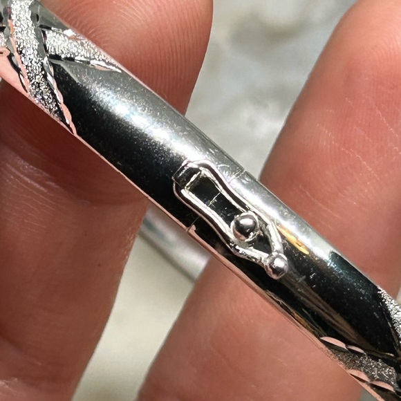 Vintage Diamond Cut Hinge Bangle Bracelet 925 - Picture 4 of 7